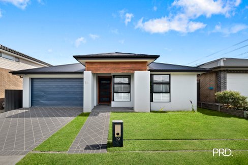 19 Cavalry Street, JORDAN SPRINGS NSW 2747