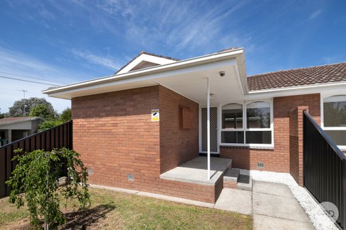 1/9 Christine Avenue, ALFREDTON VIC 3350