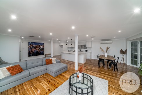 19 Churchill Avenue, KOORINGAL NSW 2650