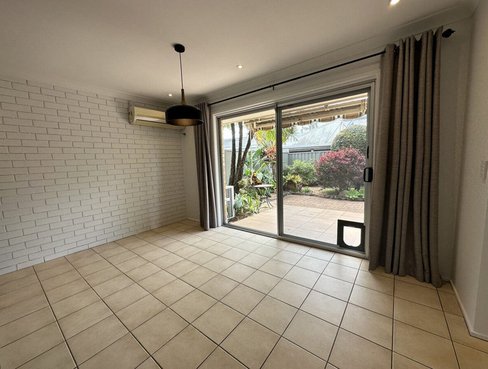 1/9 Crimson Court, Miami QLD 4220