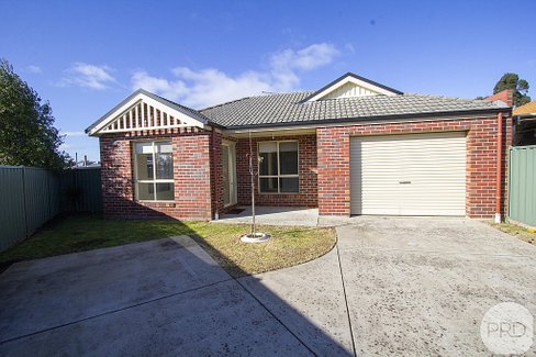 19 Domain Gardens, SEBASTOPOL VIC 3356