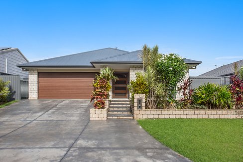 19 Fraser Drive, TWEED HEADS SOUTH NSW 2486