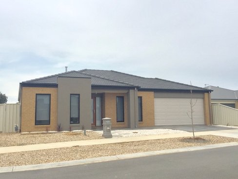 19 Garden Drive, EPSOM VIC 3551