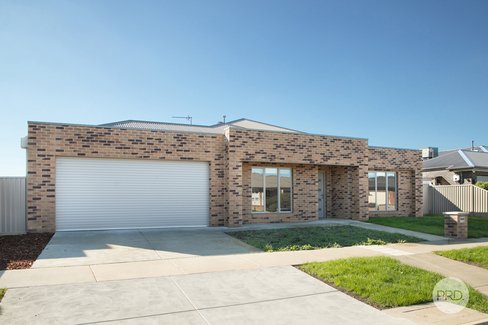 19 Honey Eater Drive, WINTER VALLEY