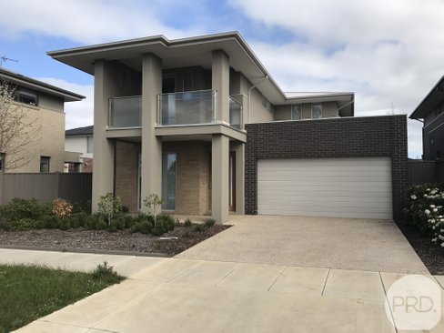 19 Insignia Boulevard, ALFREDTON VIC 3350