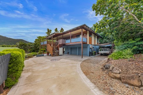 19 Kingfisher Terrace, JUBILEE POCKET QLD 4802