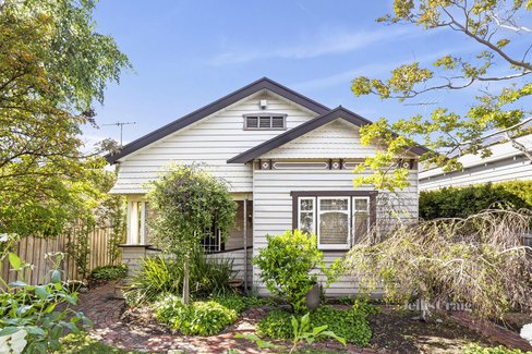 19 Loch Street East Geelong 3219