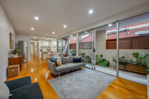 1/9 Loughmore Lane North Melbourne 3051
