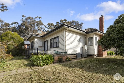 19 Lowe Street, KANGAROO FLAT VIC 3555