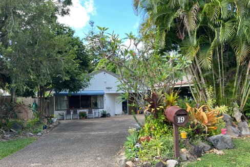 19 Maeva St, JUBILEE POCKET QLD 4802