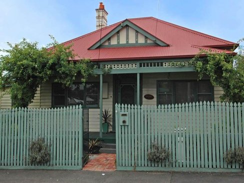 19 Mervyn Street Newtown 3220