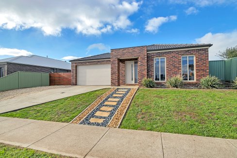 19 Middlin Street, BROWN HILL VIC 3350