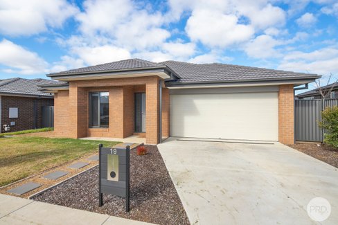 19 Moore Way, LUCAS