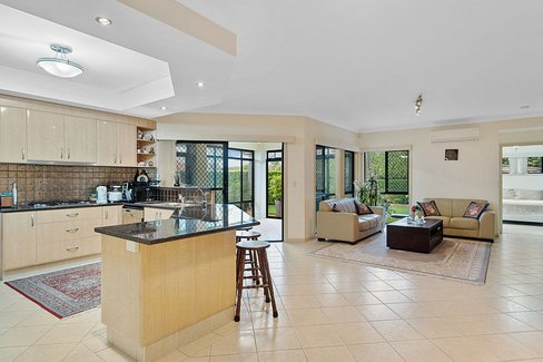 19 Oakridge Place, Molendinar QLD 4214