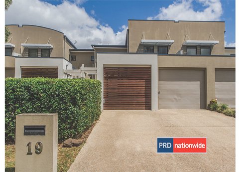 19 Riverwalk Avenue, ROBINA QLD 4226