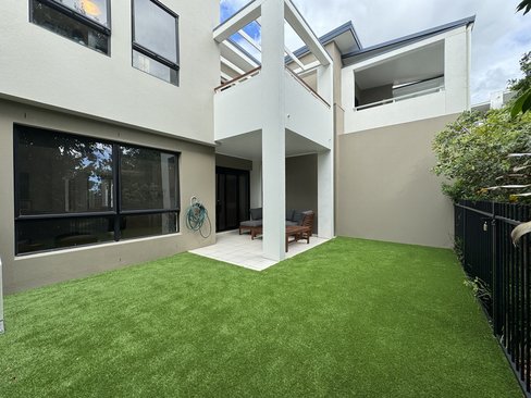 19 Riverwalk Avenue, Robina QLD 4226