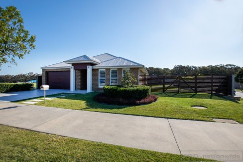 19 Settlers Boulevard, CHISHOLM NSW 2322