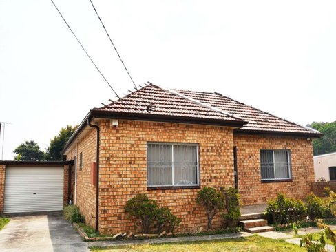 19 St Albans Road, KINGSGROVE NSW 2208