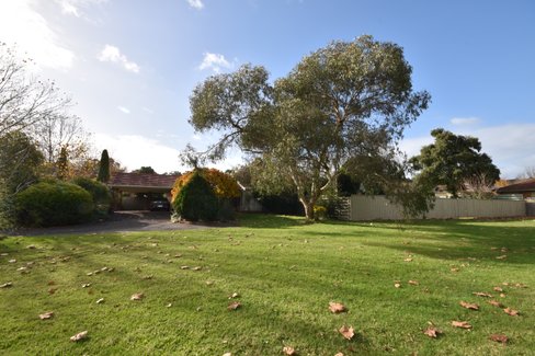 19 Summerhill Park Drive Mooroolbark 3138