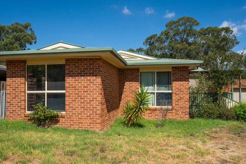 19 Swan Street, FLOWERDALE NSW 2650