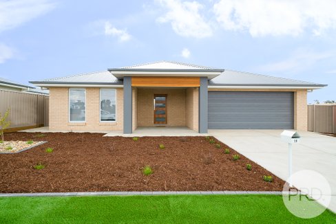 19 Thane Court, LLOYD NSW 2650