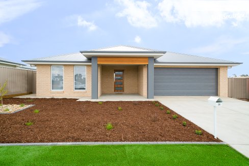 19 Thane Court, LLOYD NSW 2650