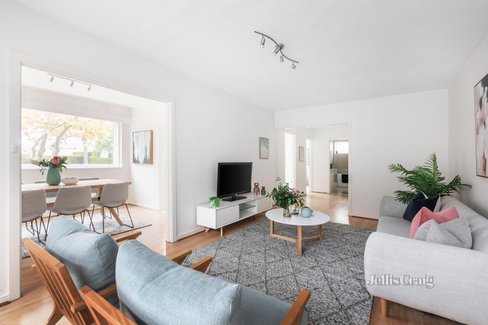 1 9 Tiuna Grove Elwood 3184