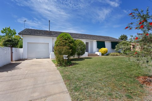 19 Vasey Street, ASHMONT NSW 2650