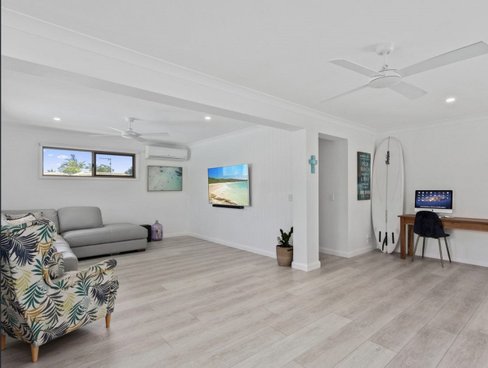 19 Whitehead Drive, BURLEIGH WATERS QLD 4220