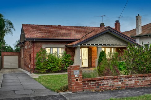 19 Woolcock Avenue Kew East 3102