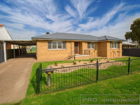 19 Wyndham St, GRETA NSW 2334