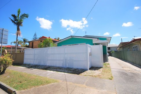 1900 Gold Coast Hwy, BURLEIGH HEADS QLD 4220