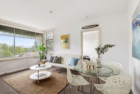 19/2a Burnie Street Toorak 3142