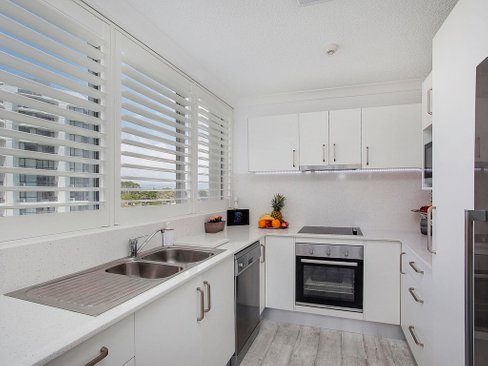 19/30 The Esplanade, BURLEIGH HEADS QLD 4220
