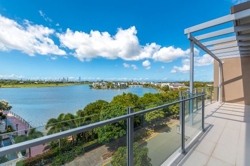 19/3046 Quay South Drive, CARRARA QLD 4211