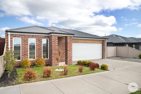 195 Ballarat-Carngham Road, WINTER VALLEY VIC 3358