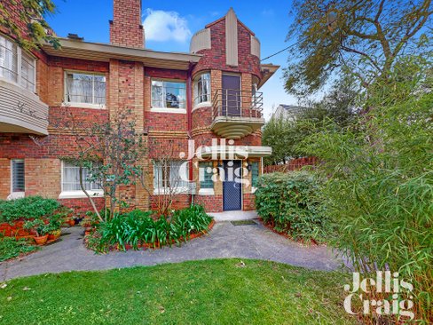 1/950 Burke Road Deepdene 3103