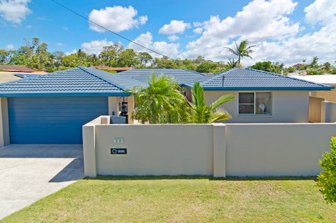 197 Mallawa Drive, PALM BEACH QLD 4221