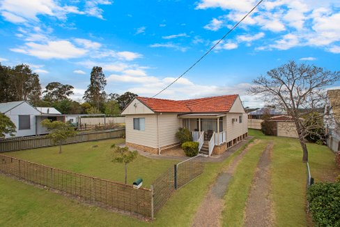 19A DALWOOD RD, EAST BRANXTON NSW 2335