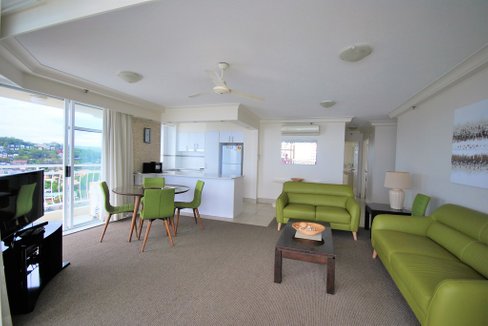 19C Second Ave, BURLEIGH HEADS QLD 4220