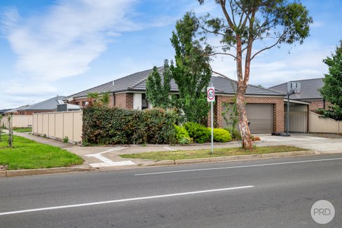 1A Ascot Gardens Drive, DELACOMBE VIC 3356