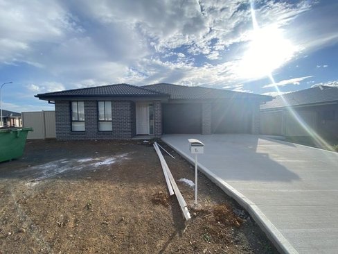 1A Explorers Way, TAMWORTH NSW 2340
