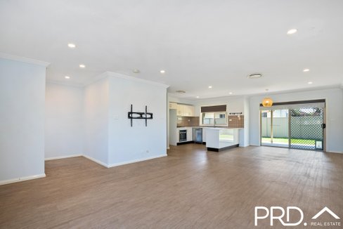 1b Broe Avenue, EAST HILLS NSW 2213