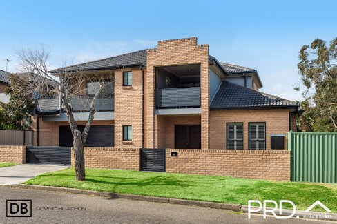 1b Eileen Street, PICNIC POINT NSW 2213