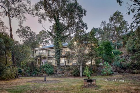 2-4 Antoinette Boulevard Eltham 3095