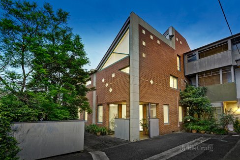 2-4 Moss Place North Melbourne 3051