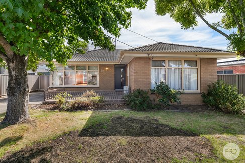 2 Adela Street, WENDOUREE VIC 3355