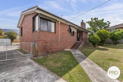 2 Adelphi Road, CLAREMONT TAS 7011