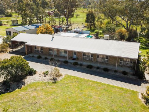 2 Airey Street, HUNTLY VIC 3551