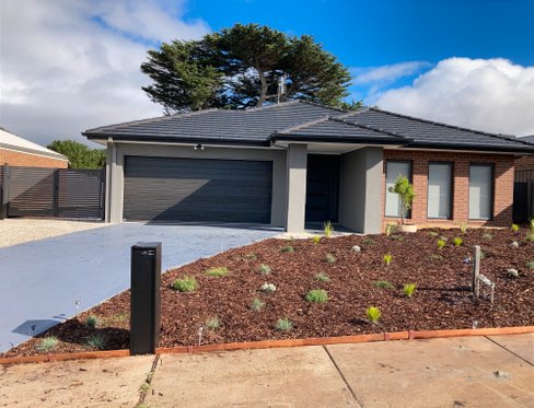 2 Armstrong Court Kyneton 3444